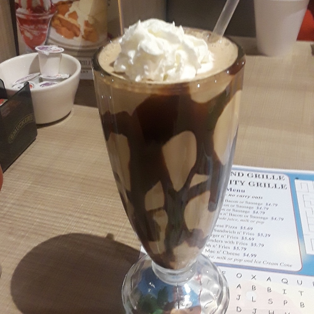 Meet your Posher, Kelly